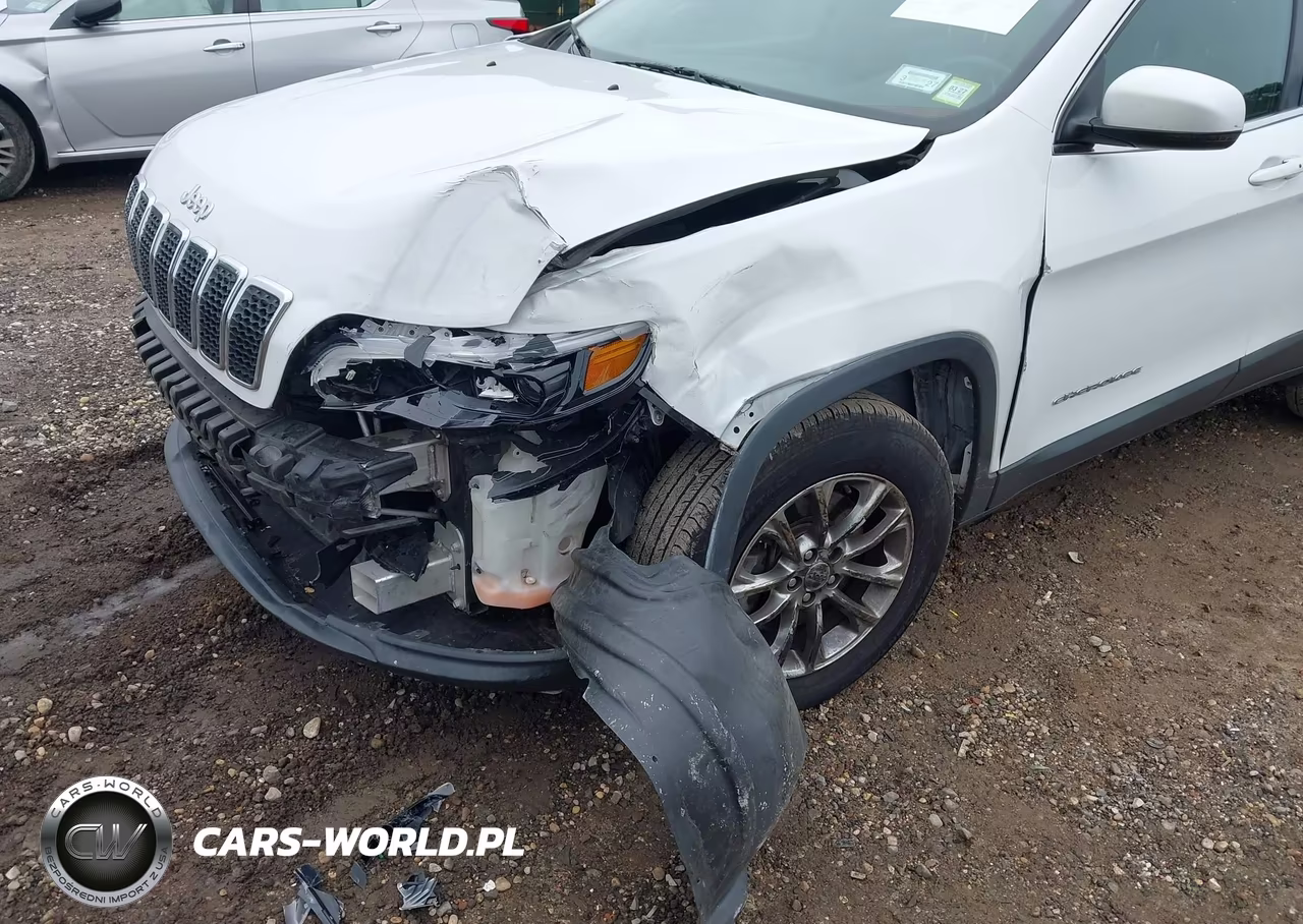 2019 Jeep Cherokee Latitude Plus 4X4 VIN:1C4PJMLX0KD375135 - 6