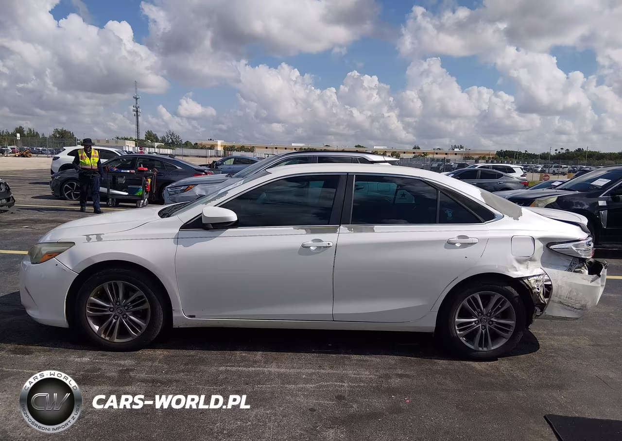 2015 Toyota Camry Se VIN:4T1BF1FK6FU074106 - 14