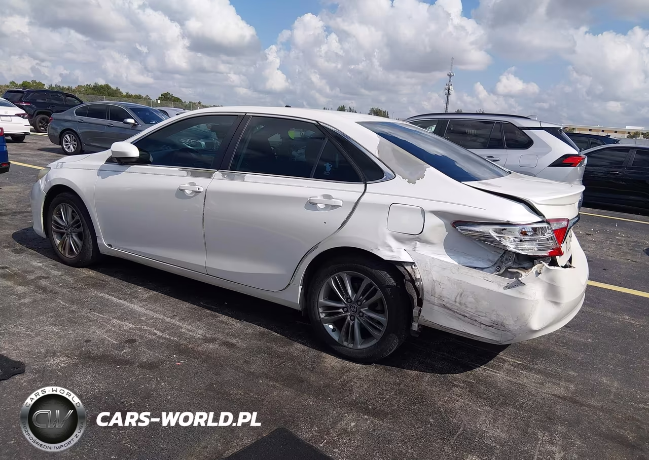 2015 Toyota Camry Se VIN:4T1BF1FK6FU074106 - 3