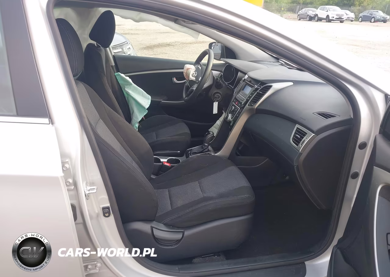2017 Hyundai Elantra Gt VIN:KMHD35LH5HU376863 - 5