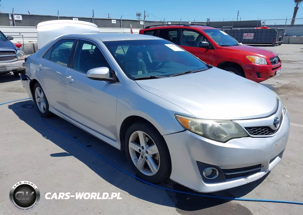 2013 Toyota Camry Se – zdjęcie 1 z 16