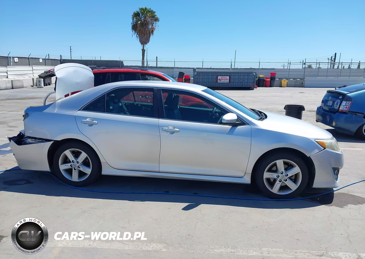 2013 Toyota Camry Se VIN:4T1BF1FK6DU677070 - 13