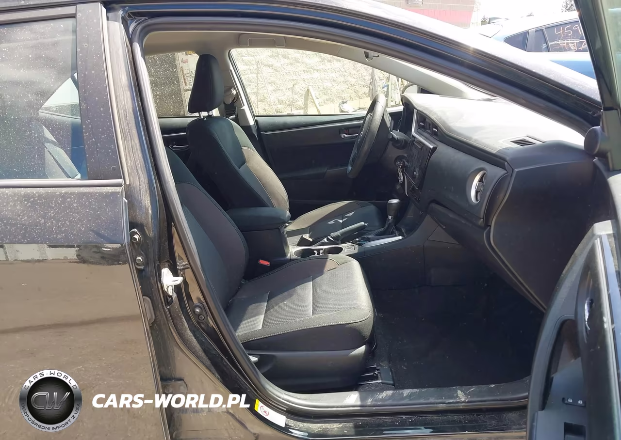 2019 Toyota Corolla Le VIN:2T1BURHE3KC135998 - 5