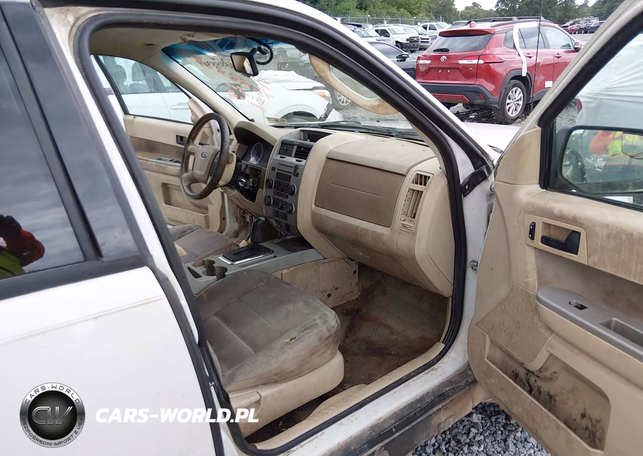 2010 Ford Escape Xlt VIN:1FMCU9D75AKC51739 - 5