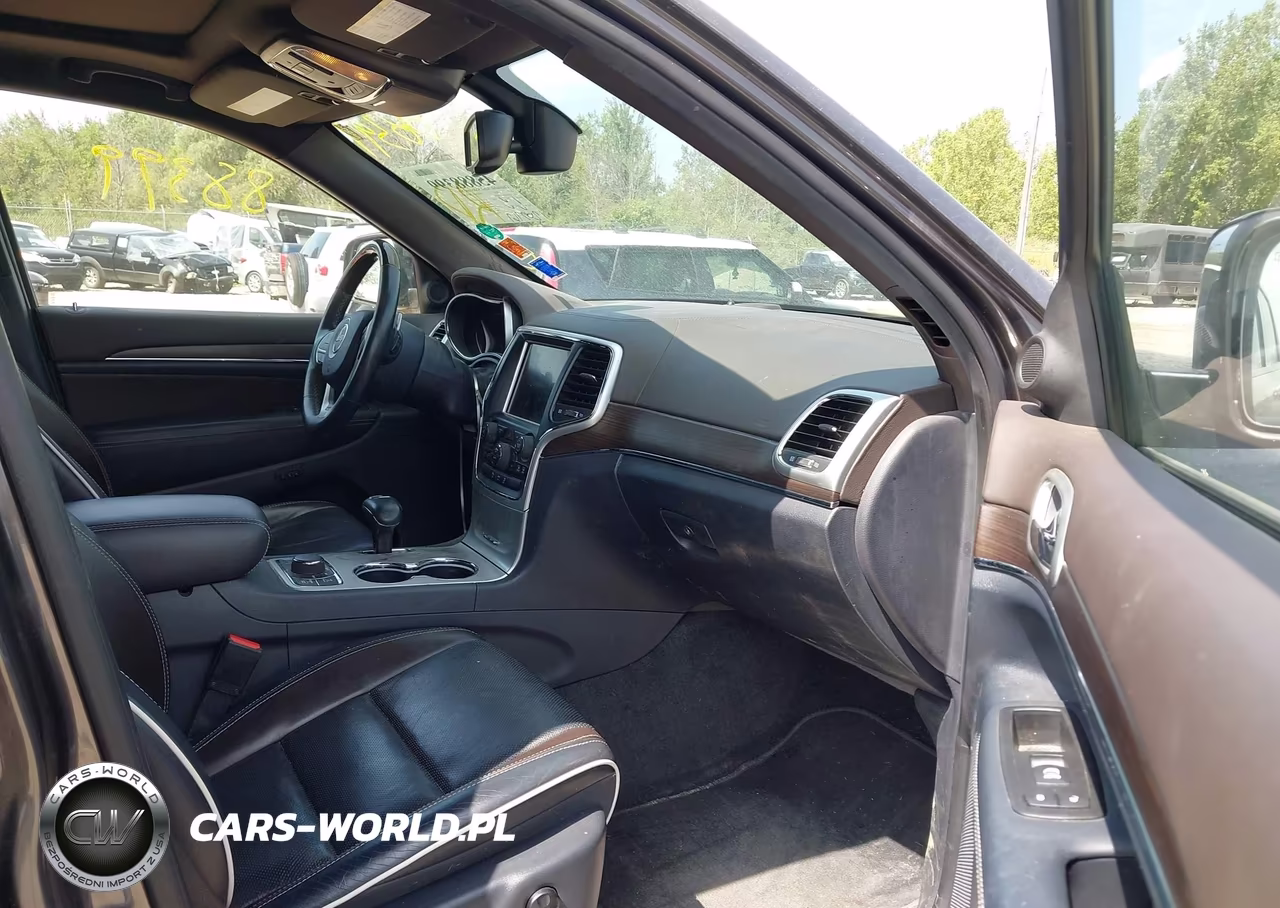 2015 Jeep Grand Cherokee Overland VIN:1C4RJFCG0FC704741 - 5