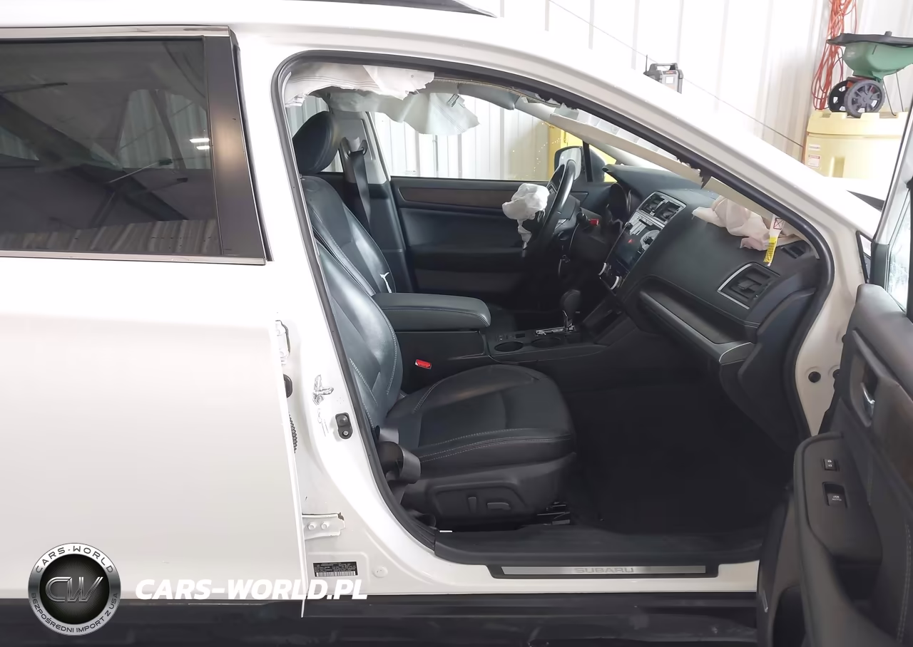 2019 Subaru Outback 3.6R Limited VIN:4S4BSENC4K3329428 - 5