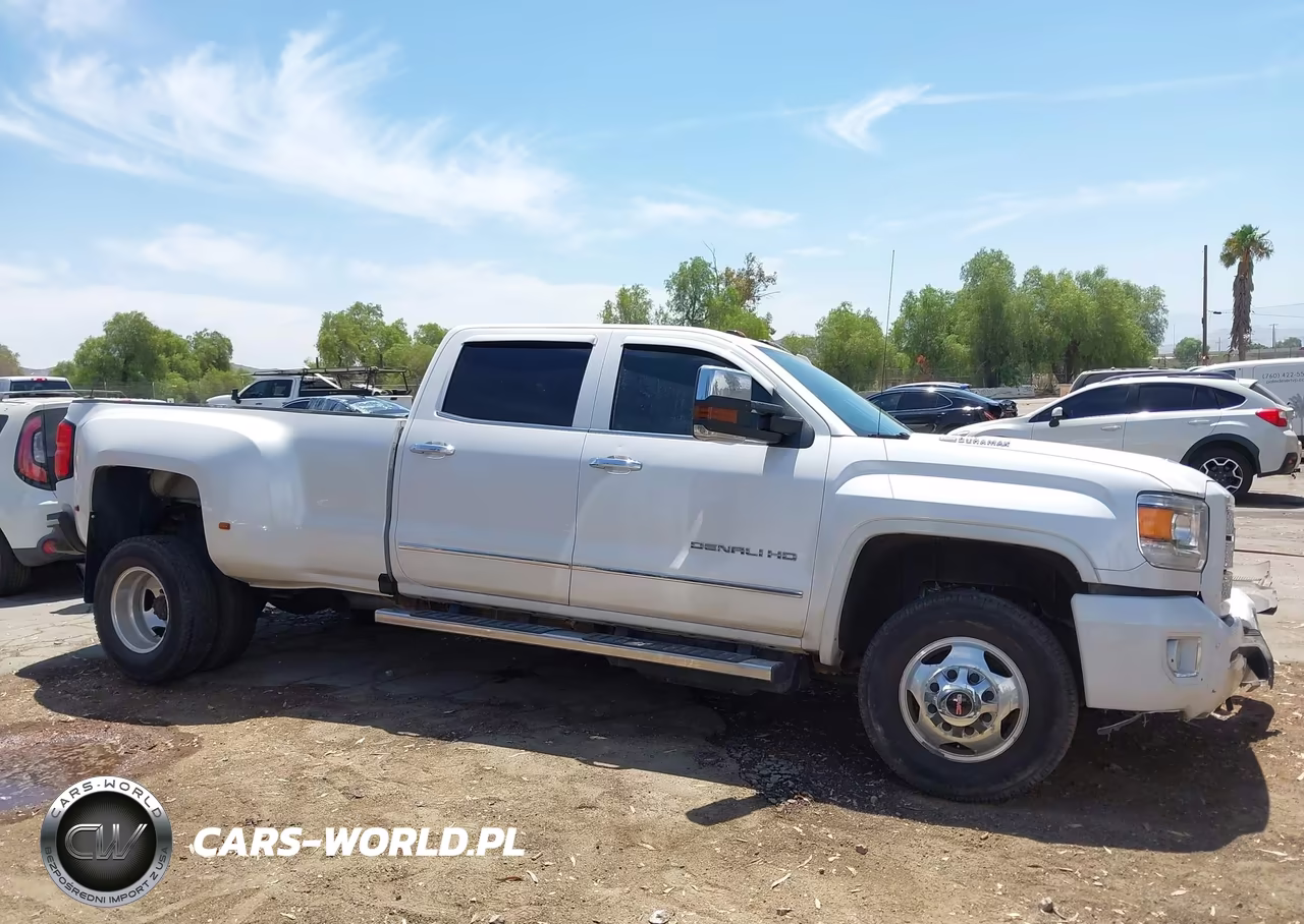 2018 GMC Sierra 3500Hd Denali VIN:1GT42YEYXJF211326 - 13