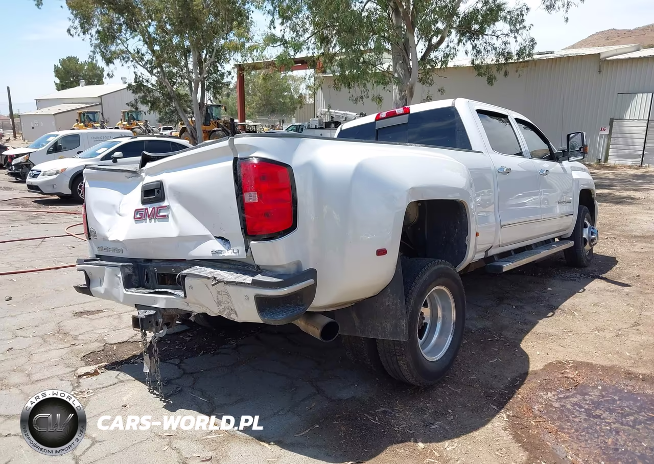 2018 GMC Sierra 3500Hd Denali VIN:1GT42YEYXJF211326 - 4