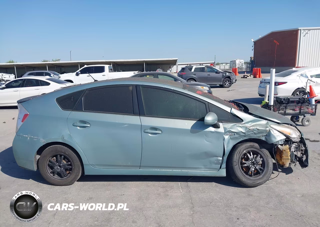 2015 Toyota Prius Two VIN:JTDKN3DU9F1900035 - 12