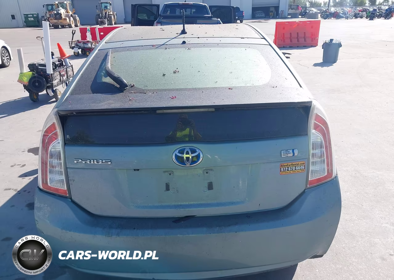 2015 Toyota Prius Two VIN:JTDKN3DU9F1900035 - 15