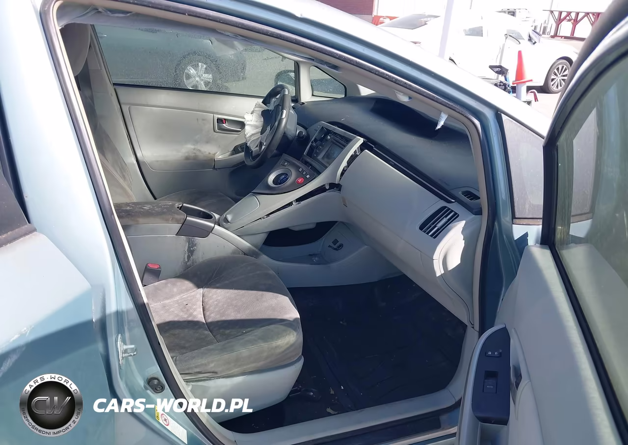 2015 Toyota Prius Two VIN:JTDKN3DU9F1900035 - 5