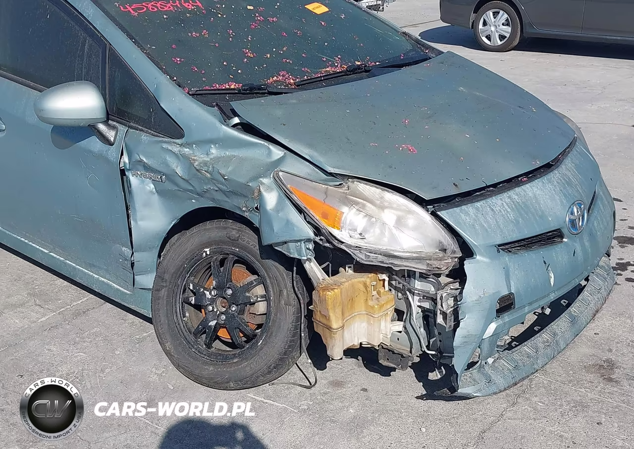 2015 Toyota Prius Two VIN:JTDKN3DU9F1900035 - 6