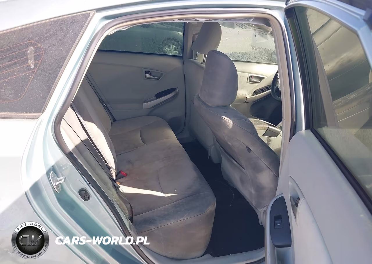 2015 Toyota Prius Two VIN:JTDKN3DU9F1900035 - 8