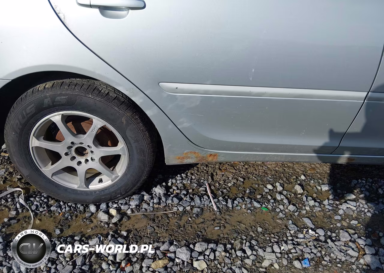 2004 Toyota Camry Le VIN:4T1BE32K14U296585 - 13