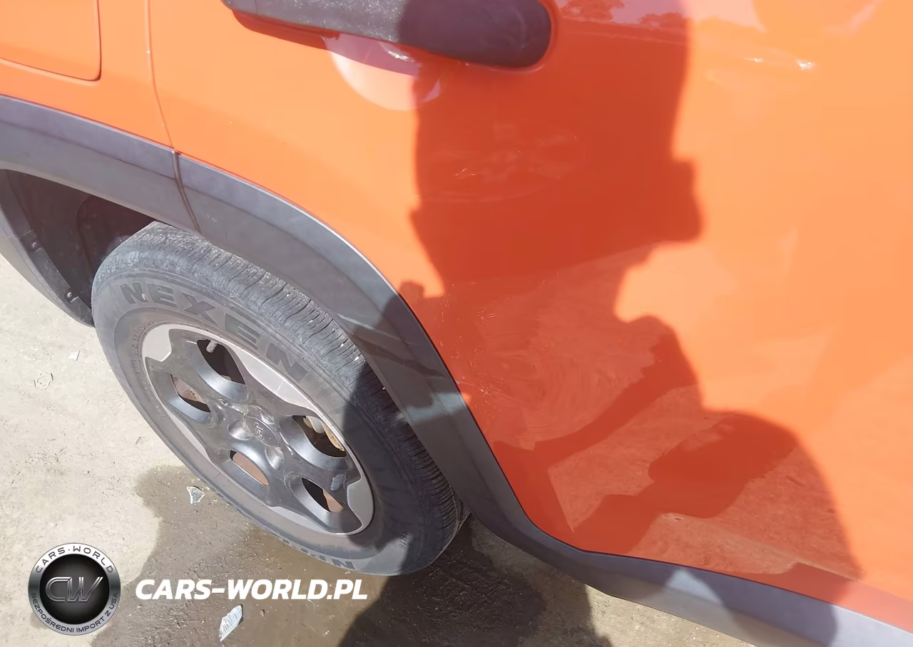 2018 Jeep Renegade Sport 4X4 VIN:ZACCJBABXJPH29964 - 18