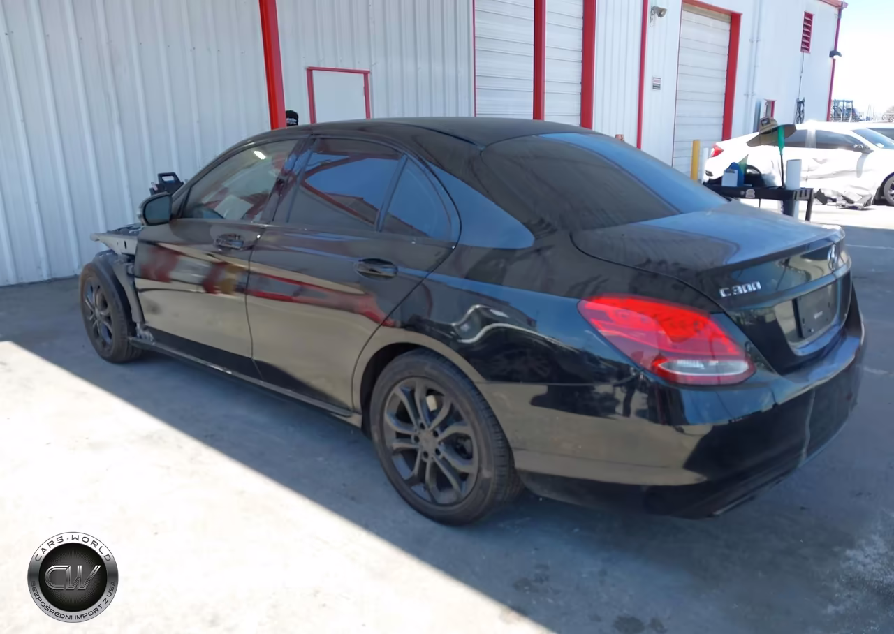 2016 Mercedes-Benz C 300 VIN:55SWF4JB5GU132911 - 3