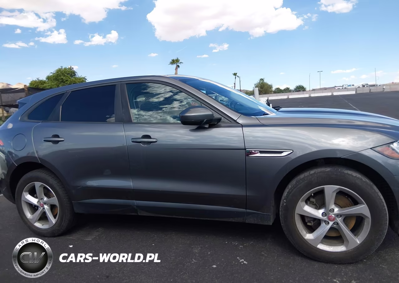 2018 Jaguar F-Pace 30T Premium VIN:SADCJ2GX1JA235421 - 12