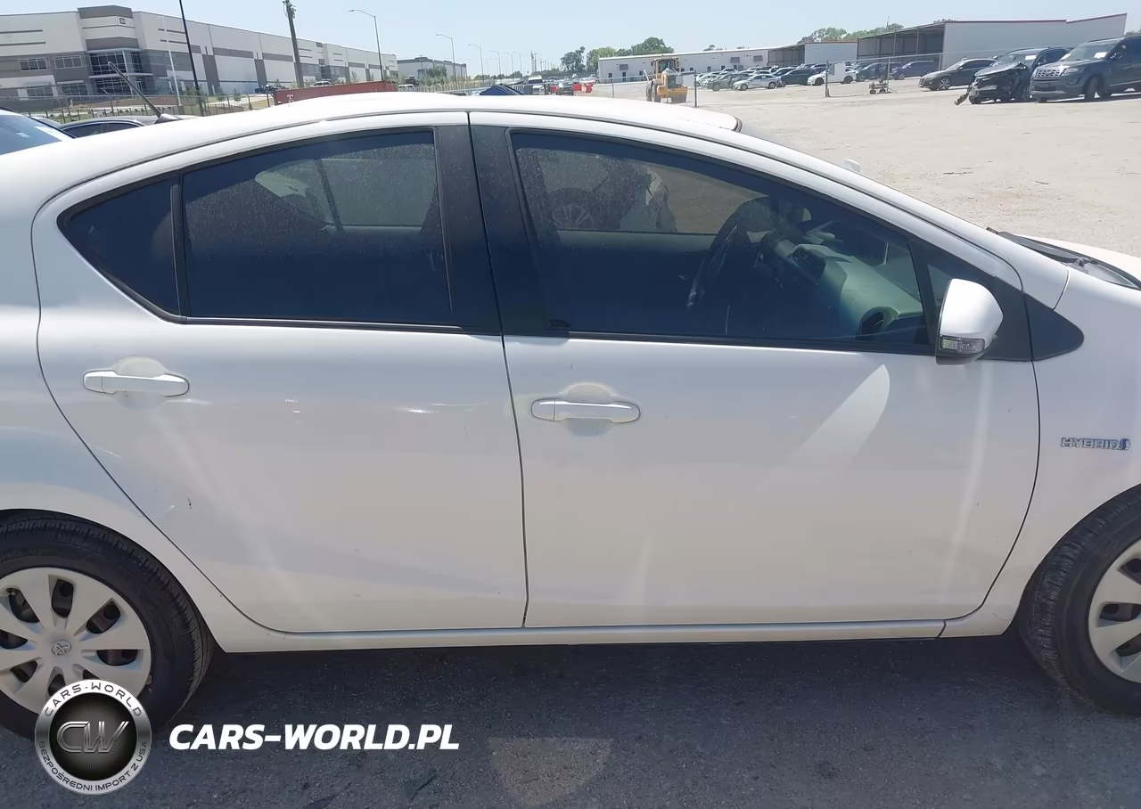 2012 Toyota Prius C Two VIN:JTDKDTB39C1010479 - 13