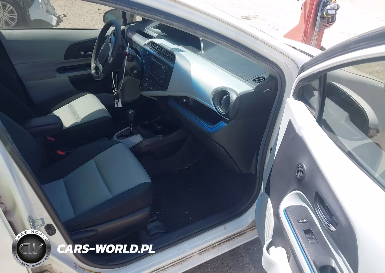 2012 Toyota Prius C Two VIN:JTDKDTB39C1010479 - 5