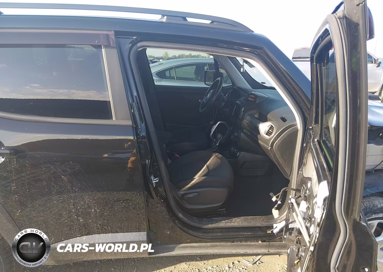2018 Jeep Renegade Latitude 4X4 VIN:ZACCJBBBXJPJ38822 - 5