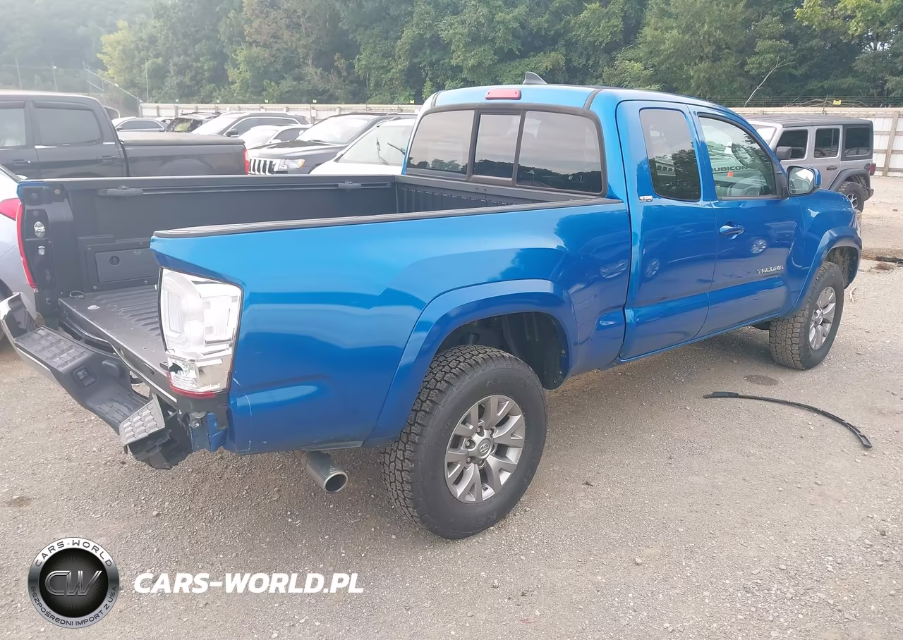2017 Toyota Tacoma Sr5 VIN:5TFSX5EN8HX056101 - 4