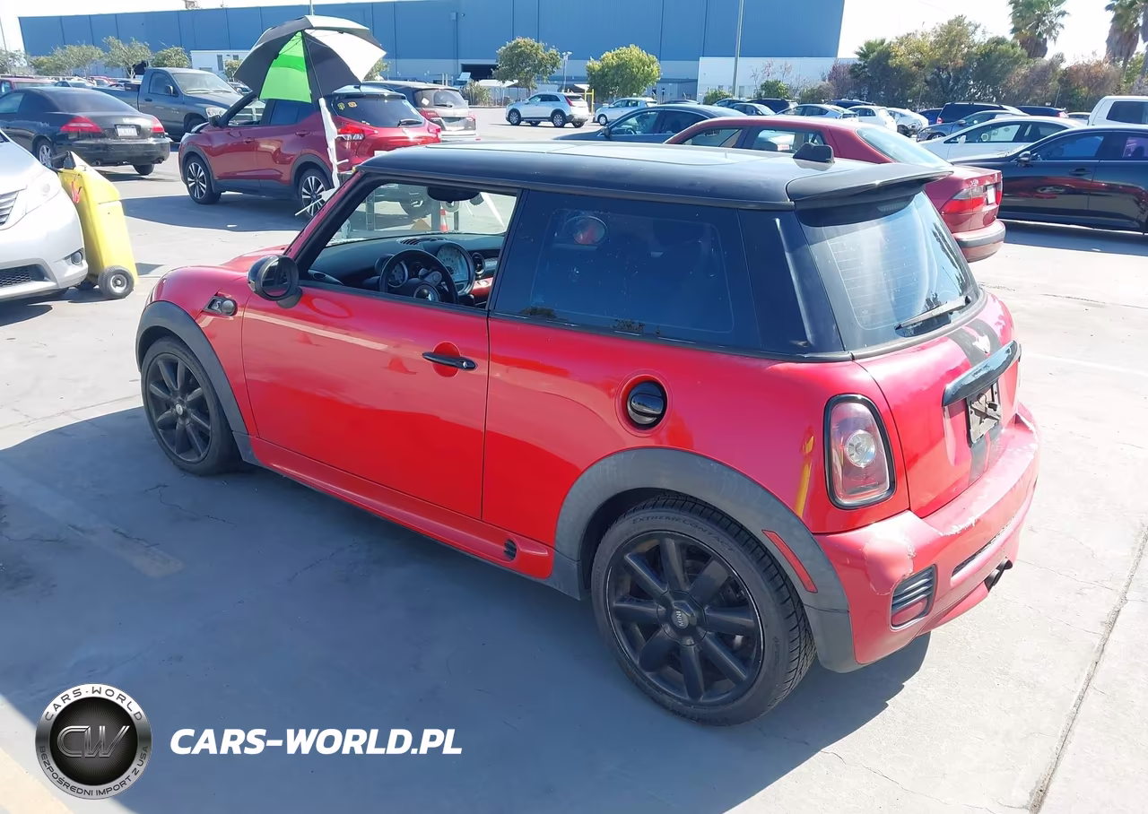 2010 Mini Cooper S VIN:WMWMF7C55ATW89627 - 3