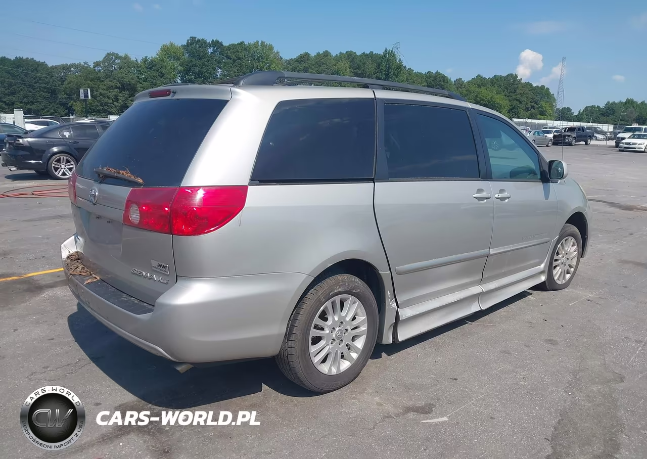 2008 Toyota Sienna VIN:5TDZK22C48S110661 - 4