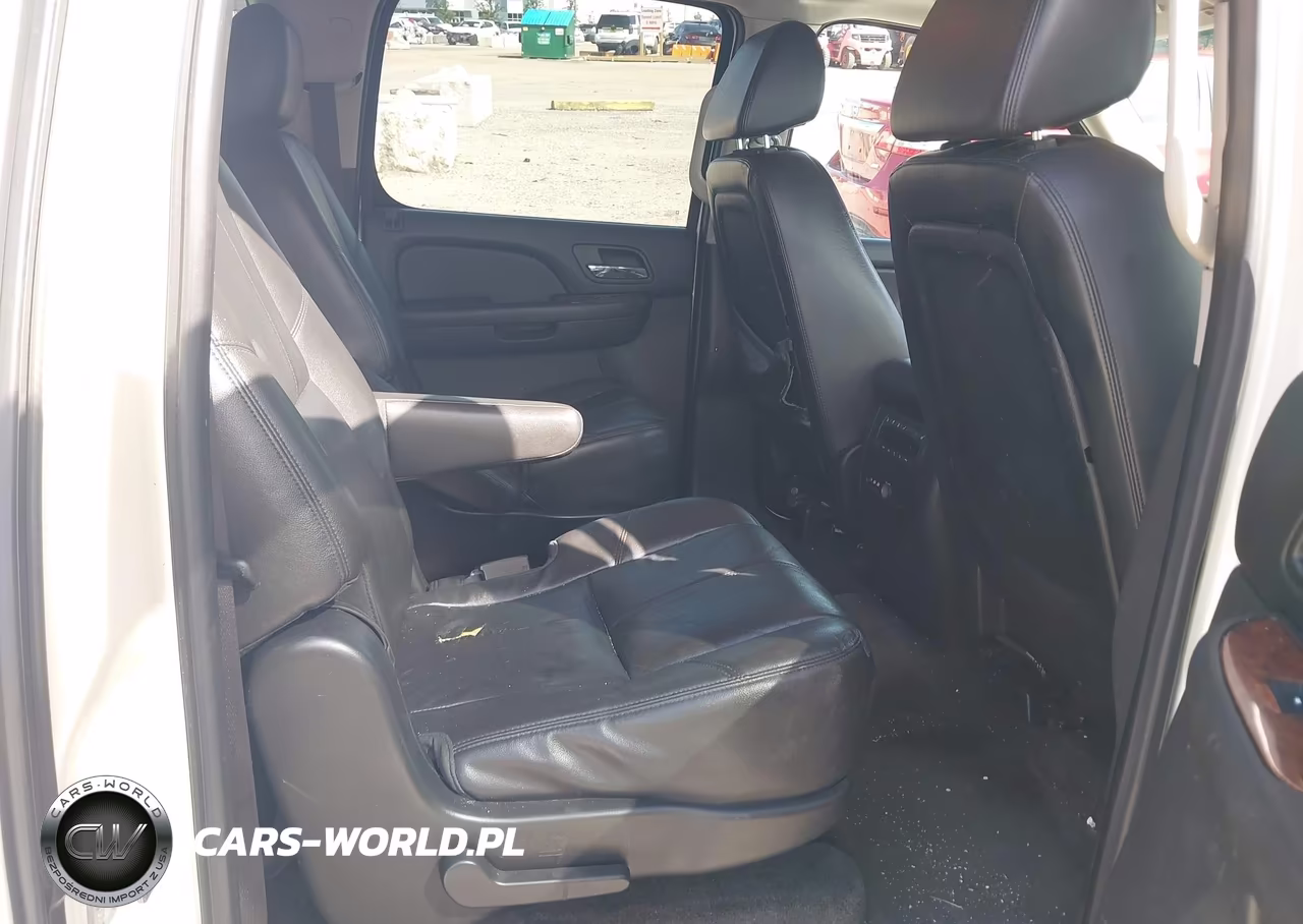 2008 Chevrolet Suburban 1500 Ltz VIN:1GNFC16088R253757 - 8