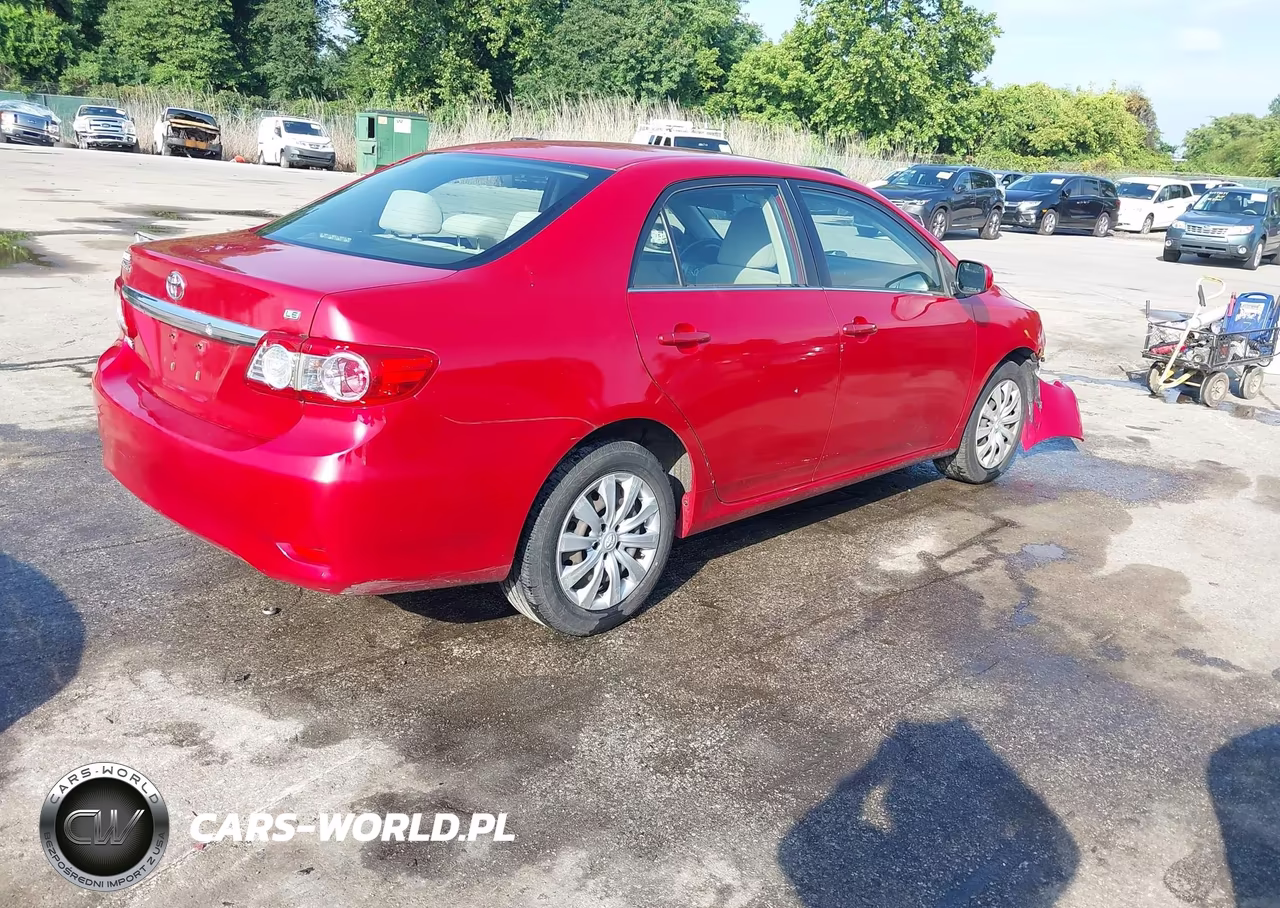 2013 Toyota Corolla Le VIN:JTDBU4EE6DJ117610 - 4
