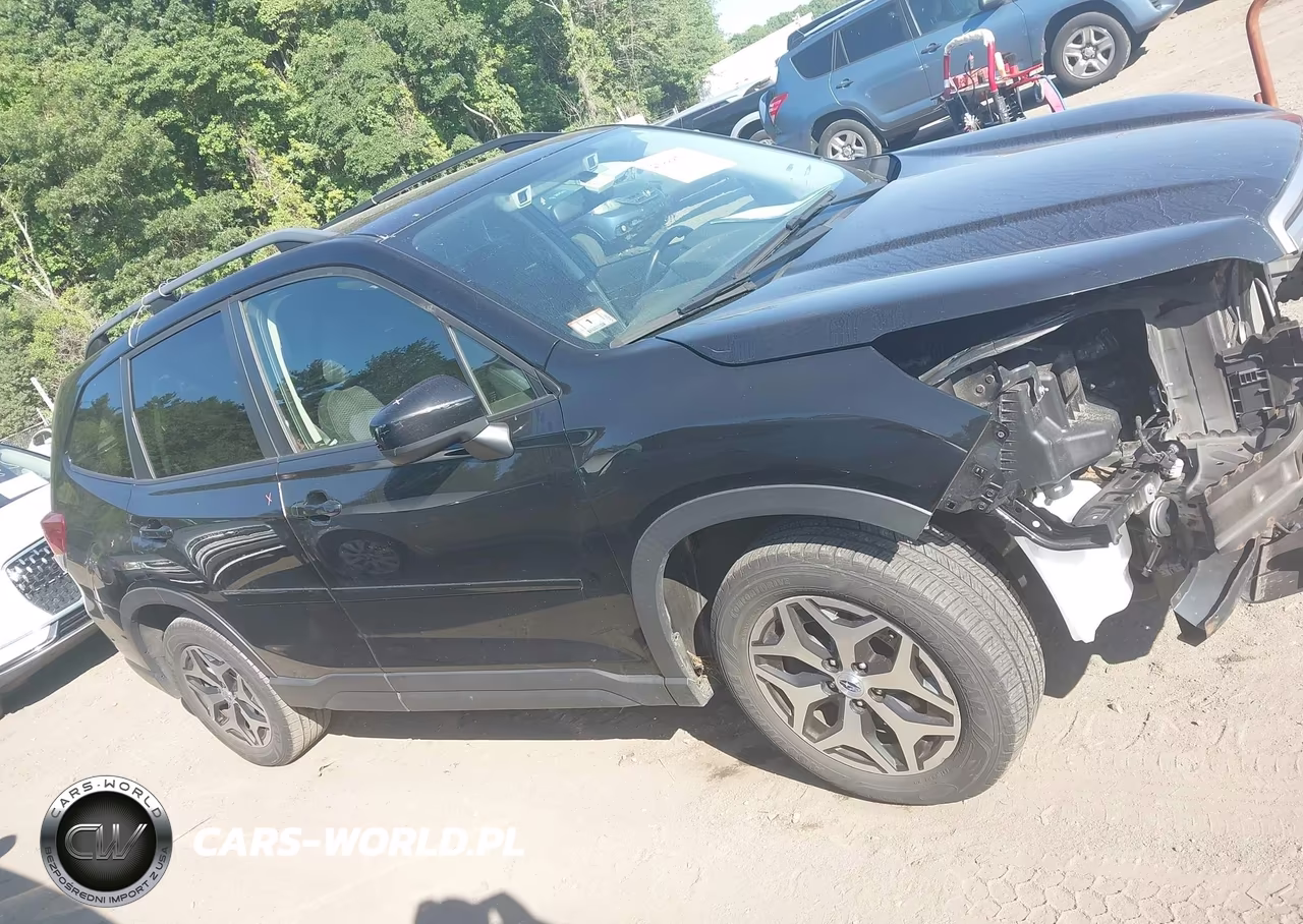2020 Subaru Forester Premium VIN:JF2SKAJC7LH607425 - 13