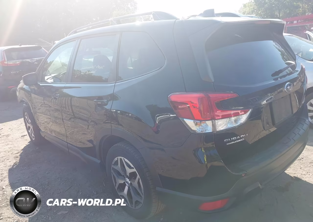 2020 Subaru Forester Premium VIN:JF2SKAJC7LH607425 - 3