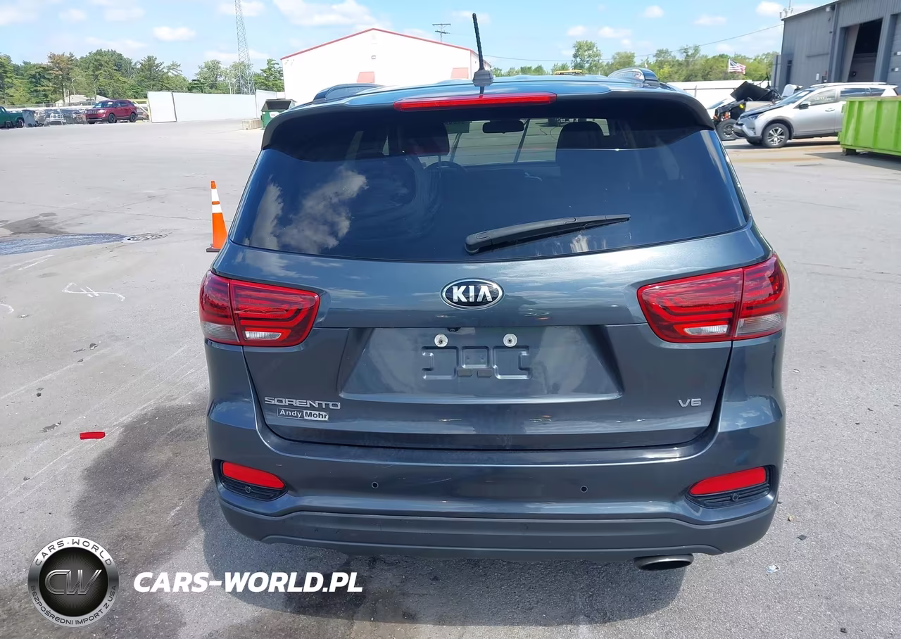 2020 Kia Sorento 3.3L S VIN:5XYPG4A55LG697563 - 17