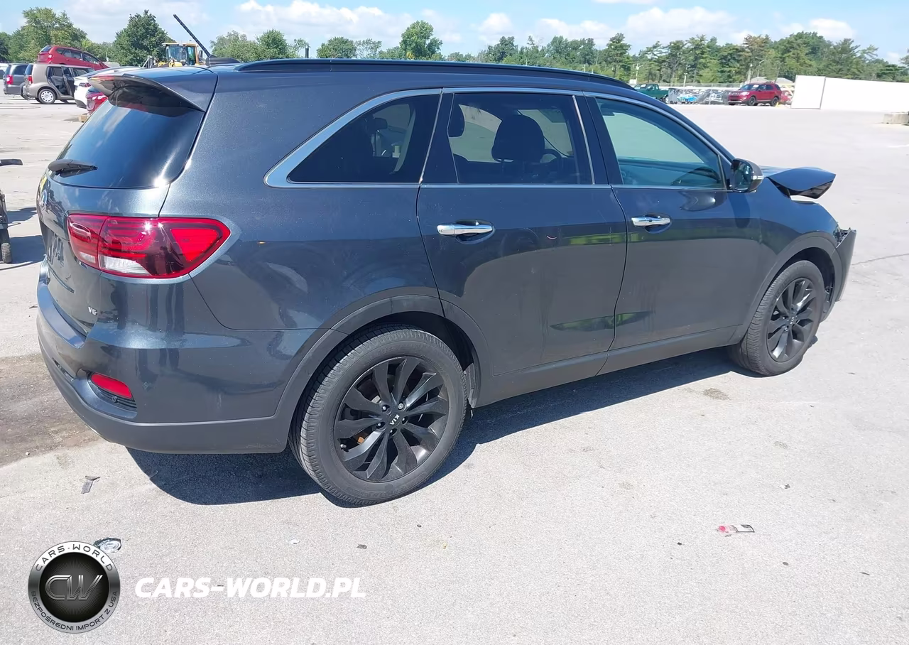 2020 Kia Sorento 3.3L S VIN:5XYPG4A55LG697563 - 4