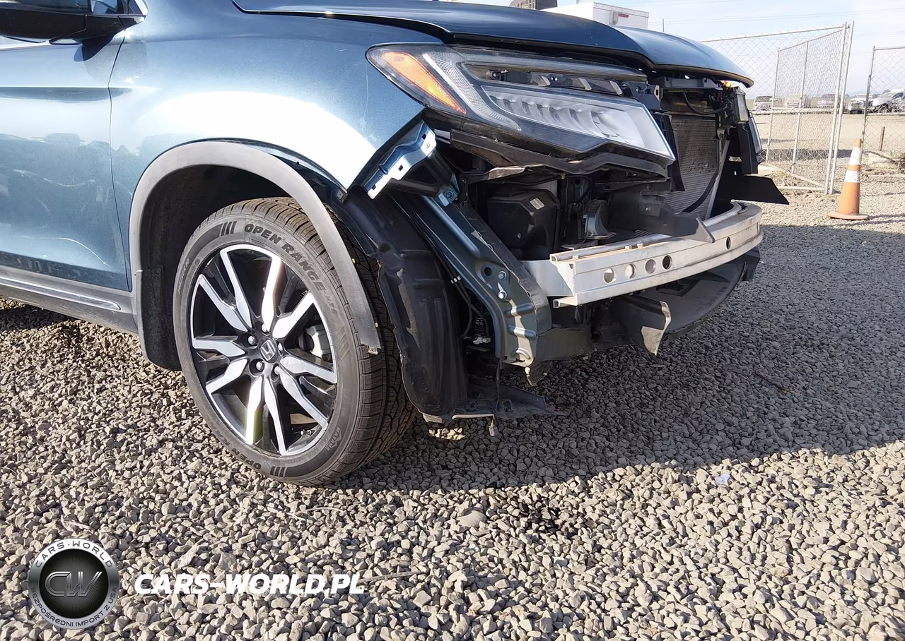 2019 Honda Pilot Touring VIN:5FNYF6H99KB011011 - 18
