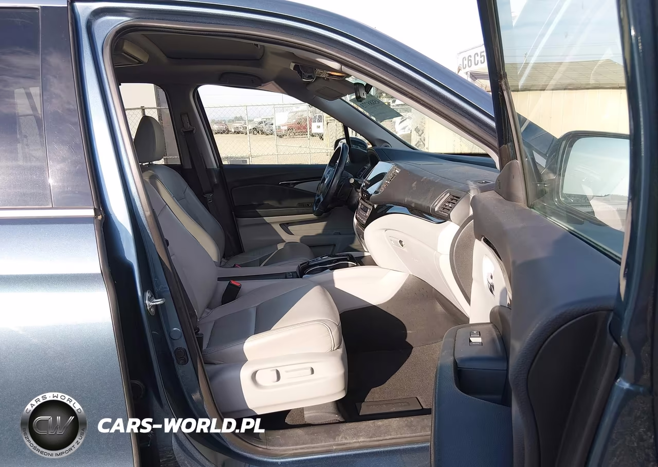 2019 Honda Pilot Touring VIN:5FNYF6H99KB011011 - 5