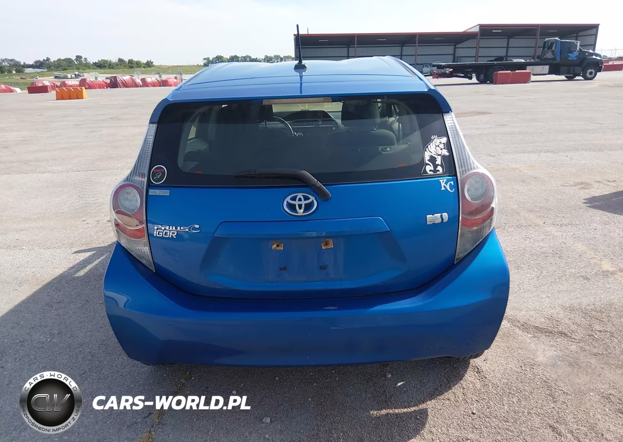 2013 Toyota Prius C Three VIN:JTDKDTB33D1535085 - 16