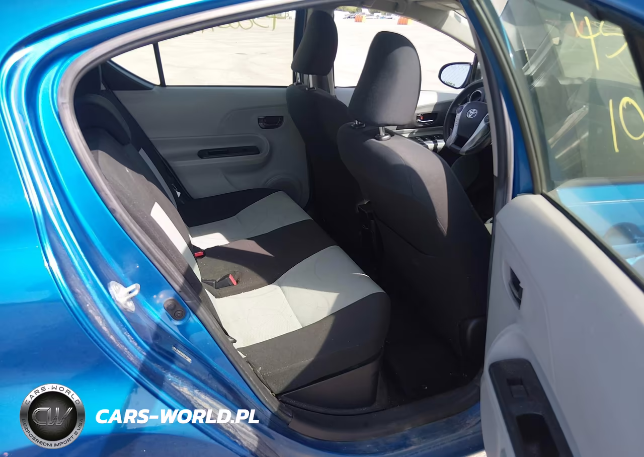 2013 Toyota Prius C Three VIN:JTDKDTB33D1535085 - 8