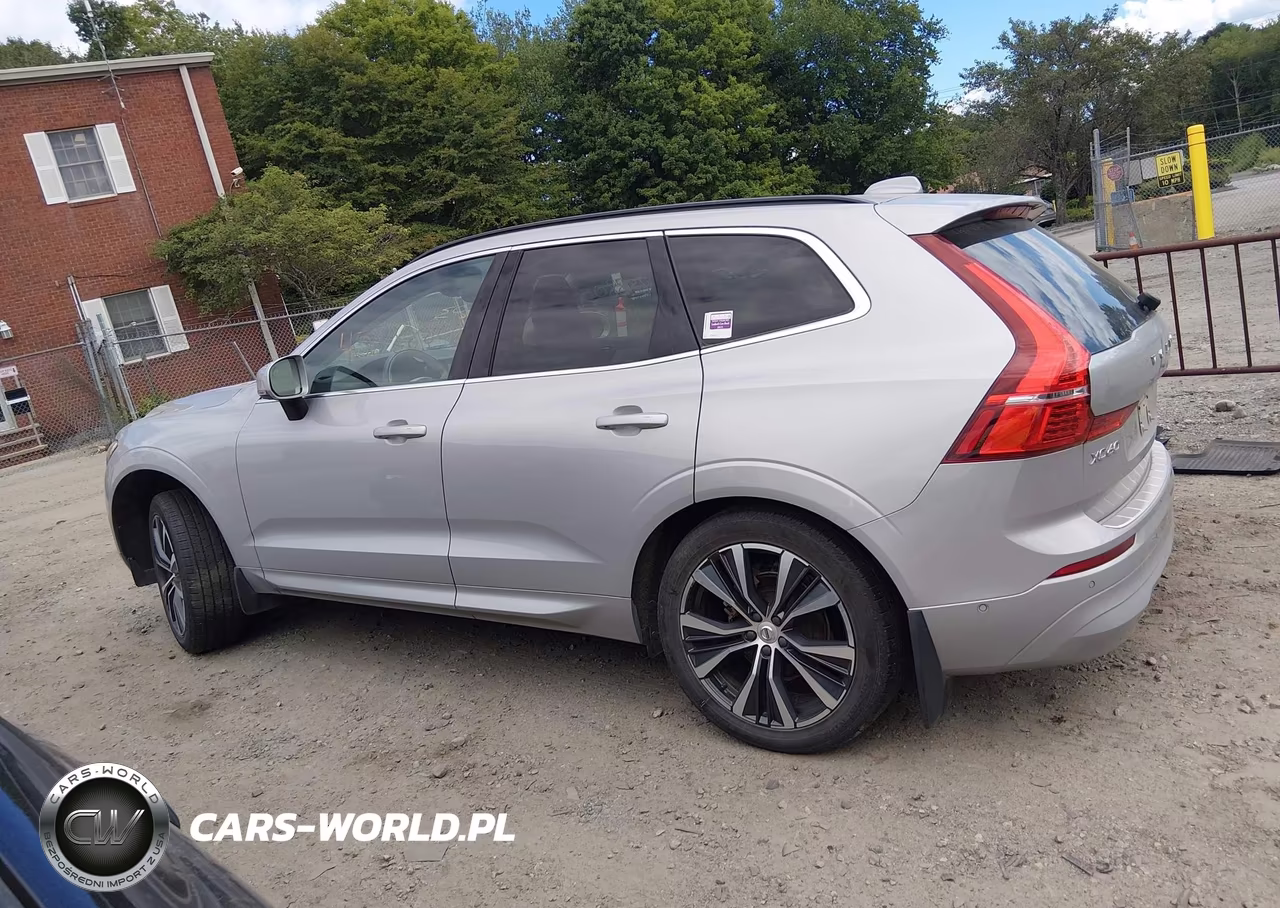 2022 Volvo Xc60 B5 Momentum VIN:YV4L12RK3N1040405 - 14