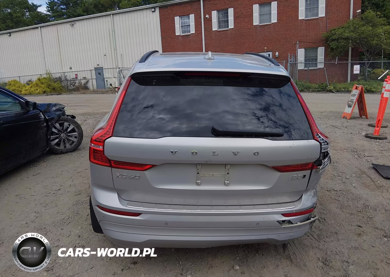 2022 Volvo Xc60 B5 Momentum VIN:YV4L12RK3N1040405 - 16