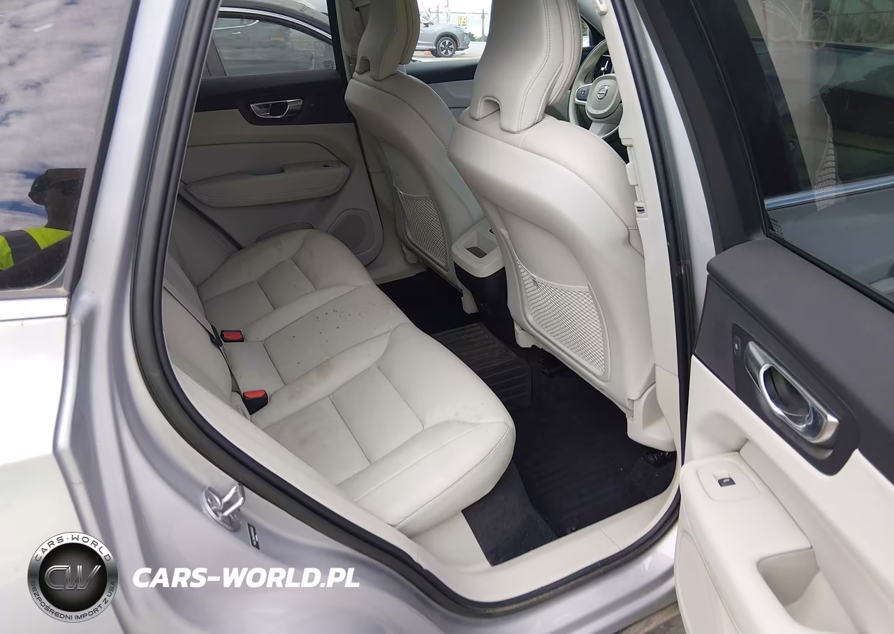 2022 Volvo Xc60 B5 Momentum VIN:YV4L12RK3N1040405 - 8