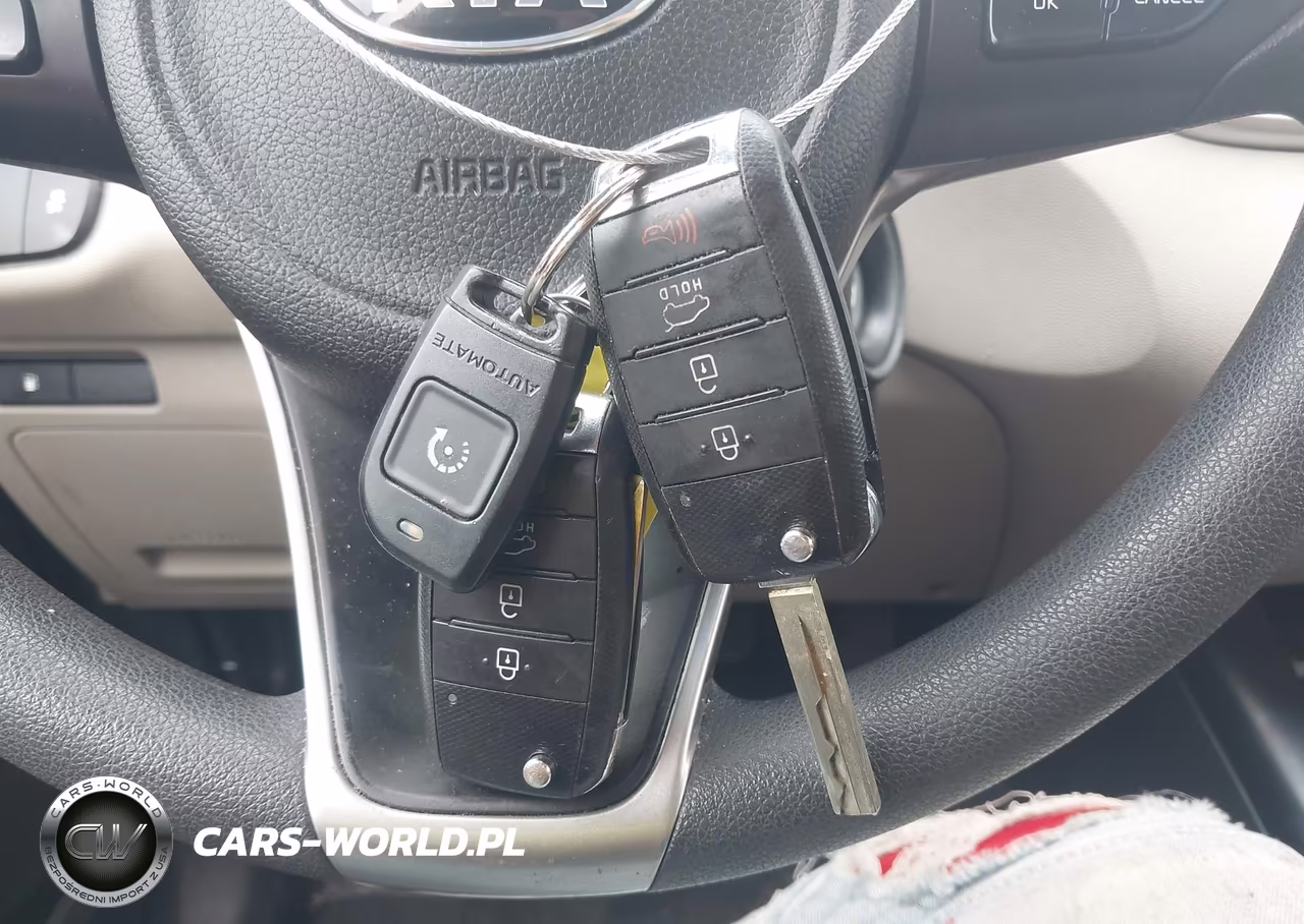 2018 Kia Sorento 2.4L Lx VIN:5XYPGDA3XJG379613 - 11