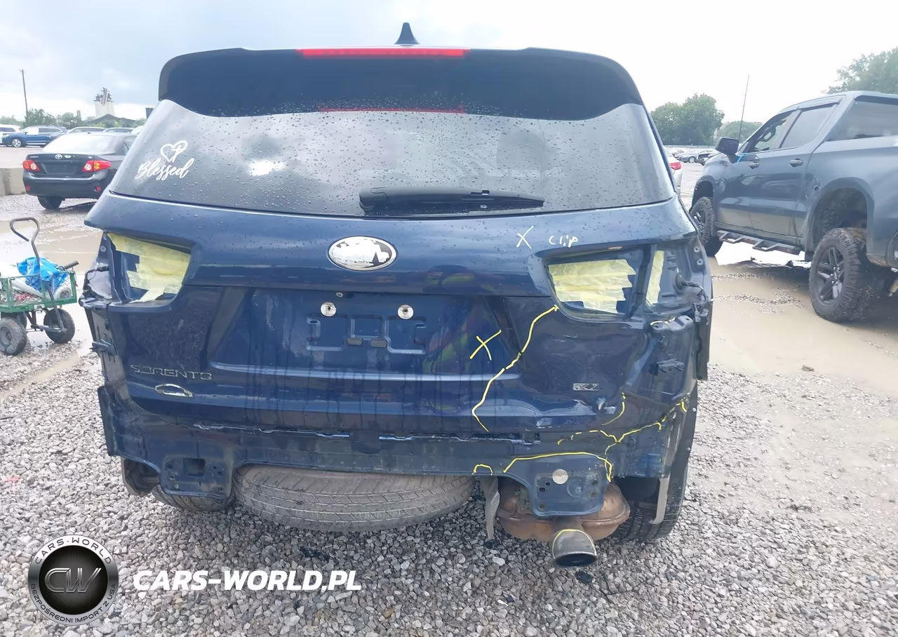 2018 Kia Sorento 2.4L Lx VIN:5XYPGDA3XJG379613 - 18