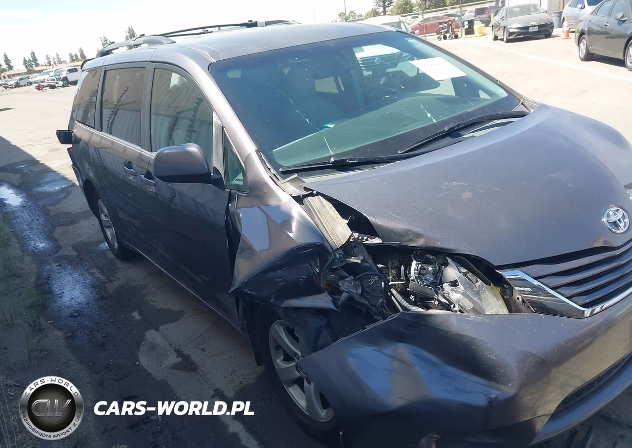 2015 Toyota Sienna Le 8 Passenger VIN:5TDKK3DC7FS663824 - 13