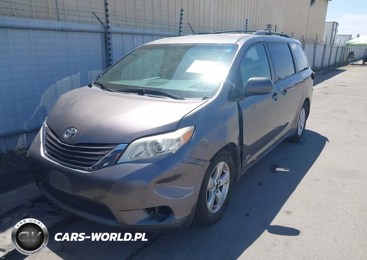 2015 Toyota Sienna Le 8 Passenger VIN:5TDKK3DC7FS663824 - 2