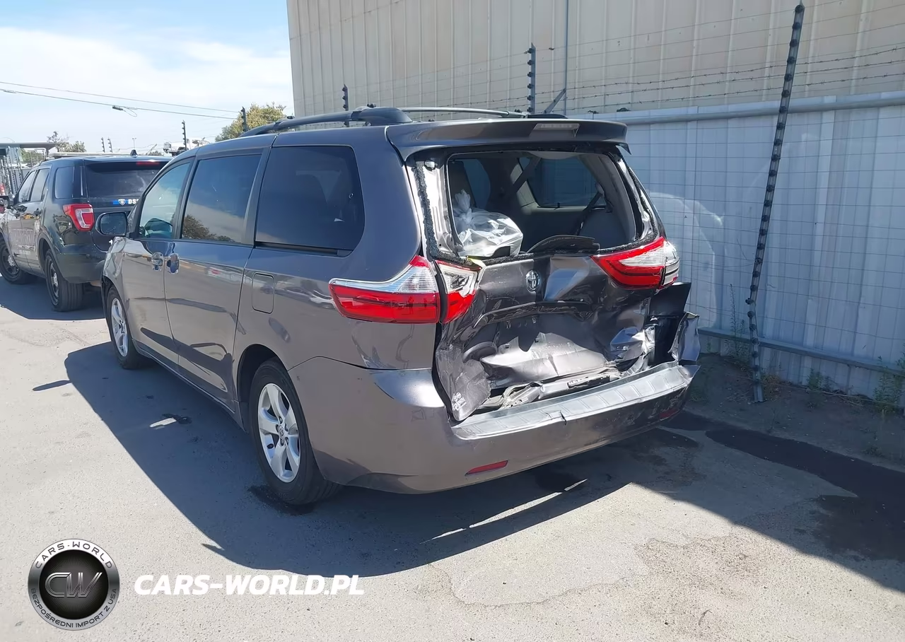 2015 Toyota Sienna Le 8 Passenger VIN:5TDKK3DC7FS663824 - 3