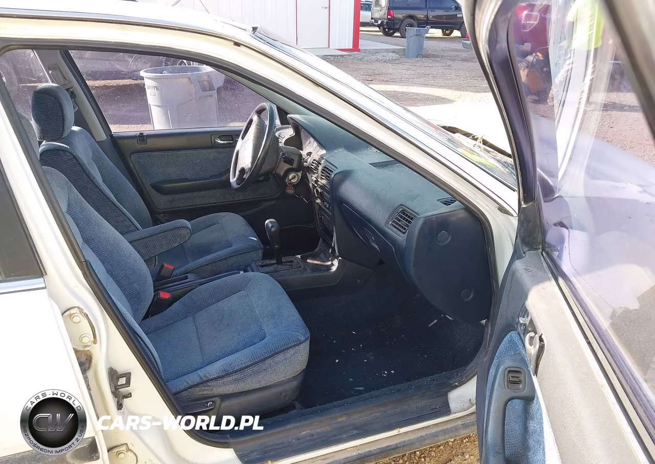 1993 Honda Accord Lx VIN:1HGCB985XPA007586 - 5