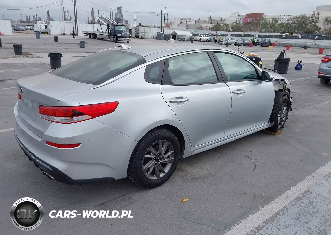 2019 Kia Optima Lx VIN:5XXGT4L31KG336079 - 4