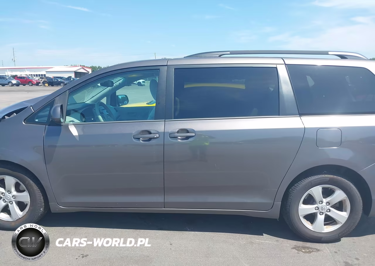 2013 Toyota Sienna Le V6 8 Passenger VIN:5TDKK3DC7DS383981 - 15