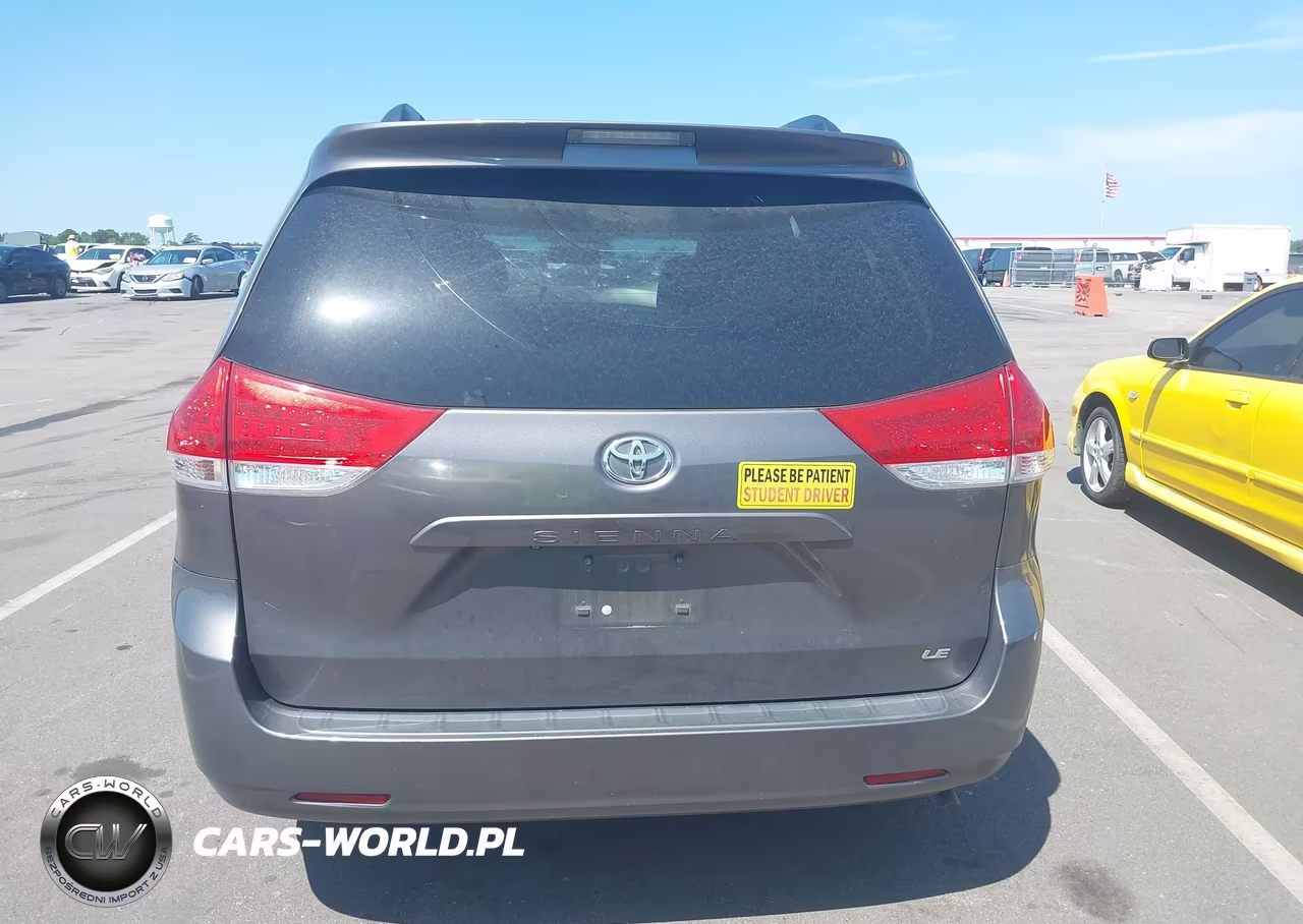 2013 Toyota Sienna Le V6 8 Passenger VIN:5TDKK3DC7DS383981 - 17
