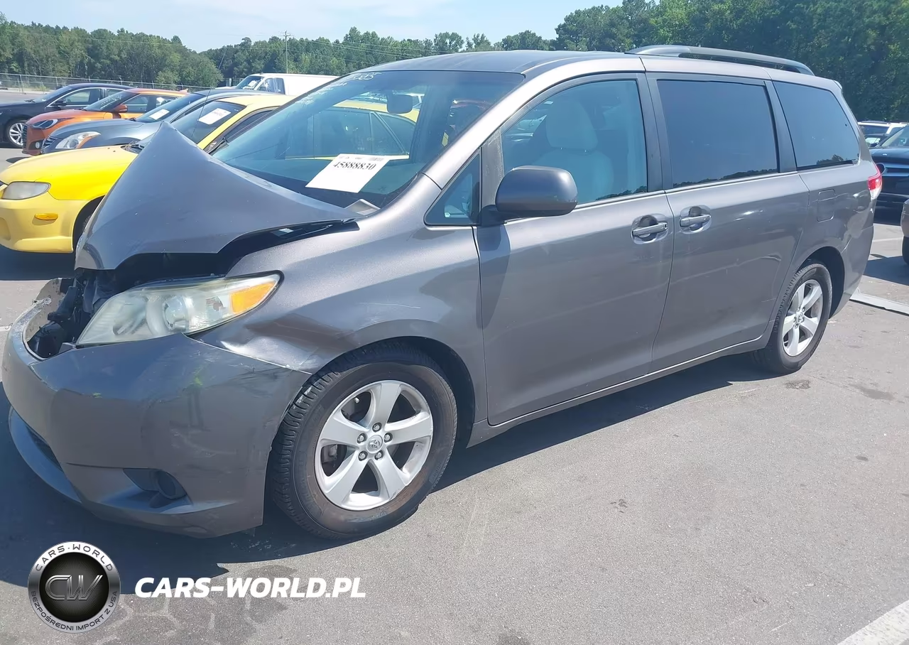 2013 Toyota Sienna Le V6 8 Passenger VIN:5TDKK3DC7DS383981 - 2